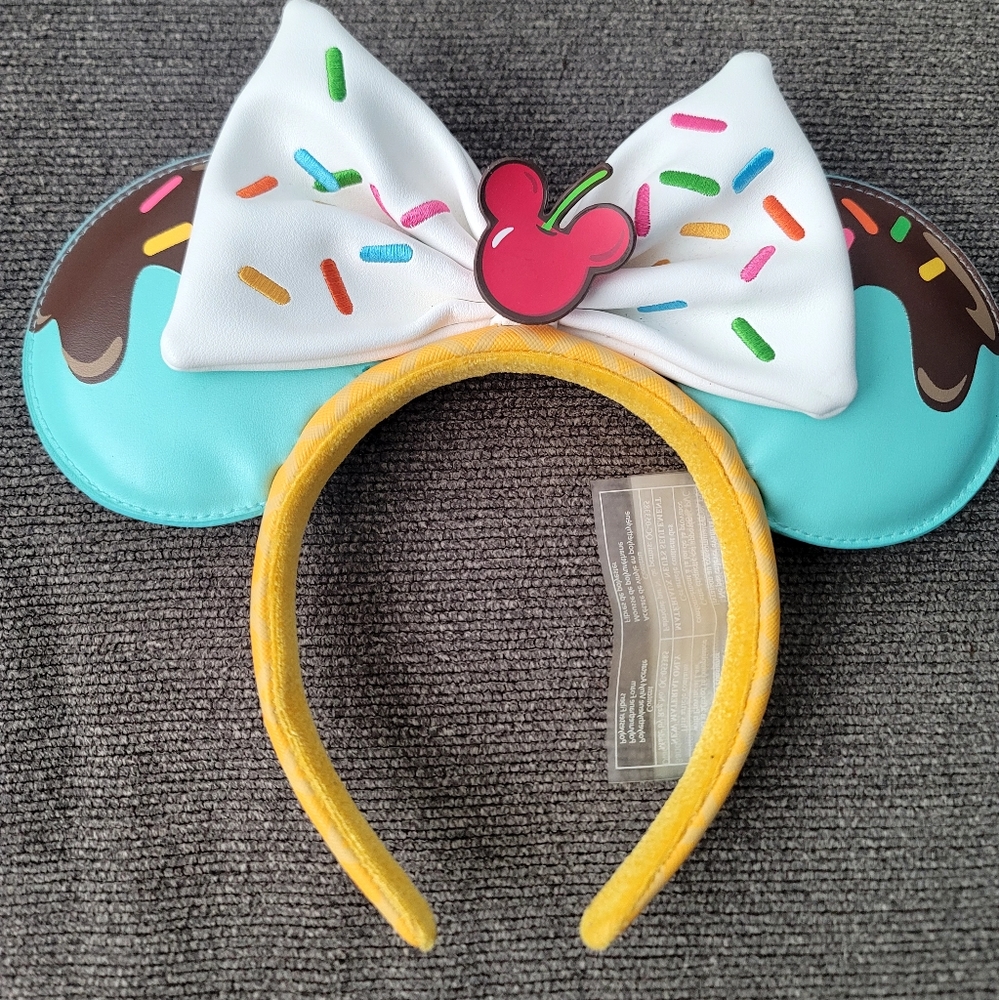 Loungefly Minnie Ice cream ears